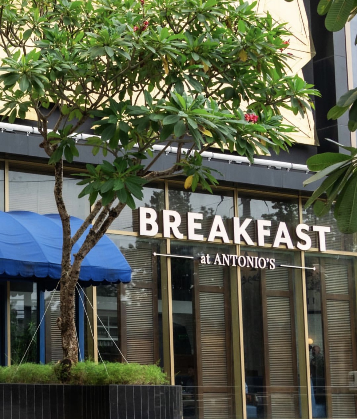 Breakfast at Antonio’s